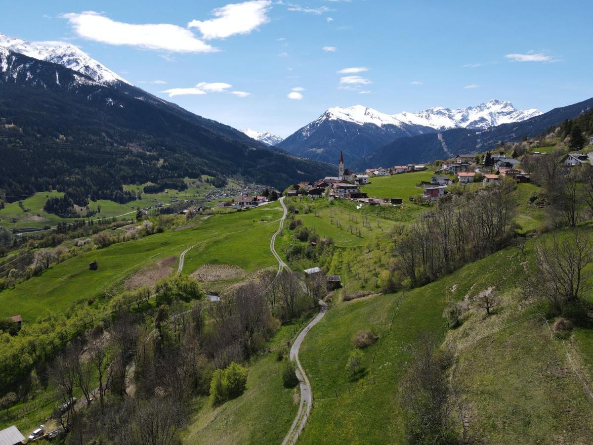 Apart Bock Appartement Stanz Bei Landeck Buitenkant foto