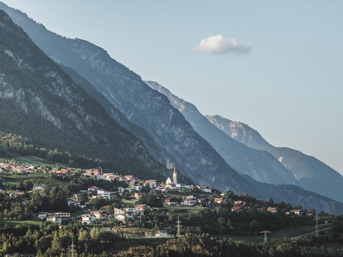 Apart Bock Appartement Stanz Bei Landeck Buitenkant foto